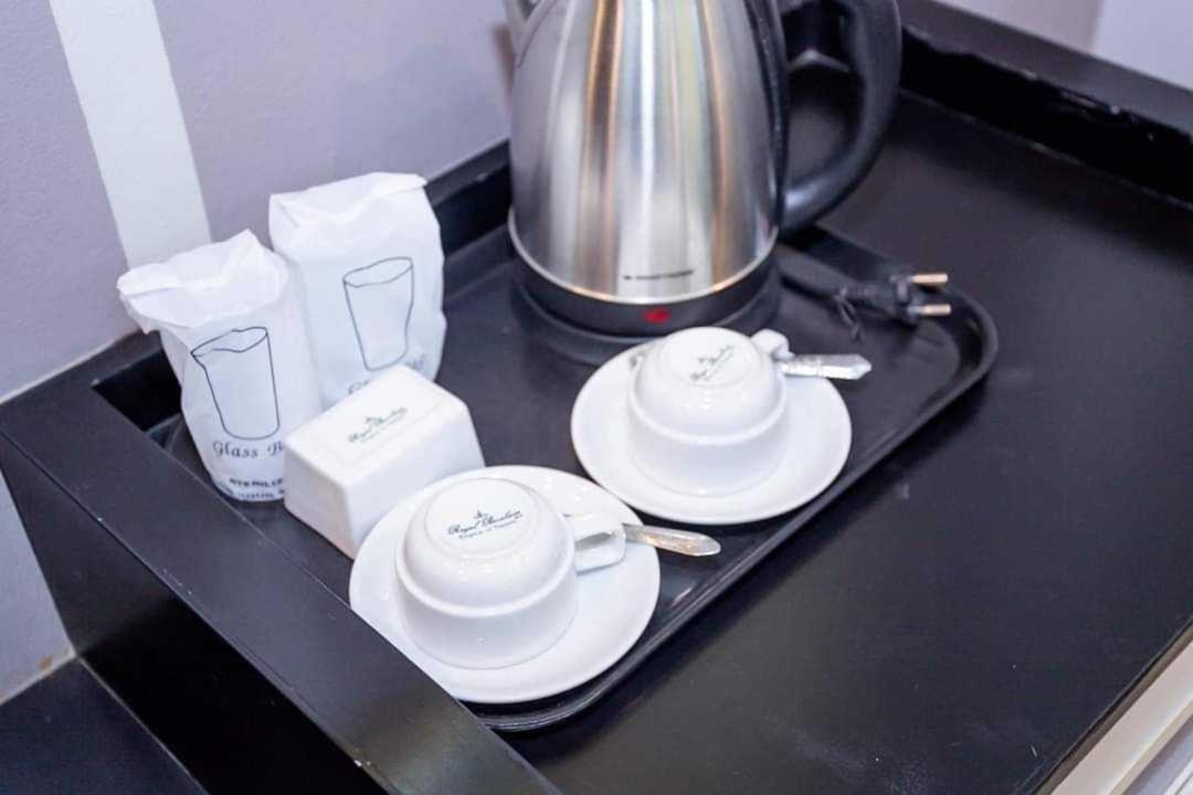 Capital O 75514 Vasidtee City Hotel Szuphanburi Kültér fotó