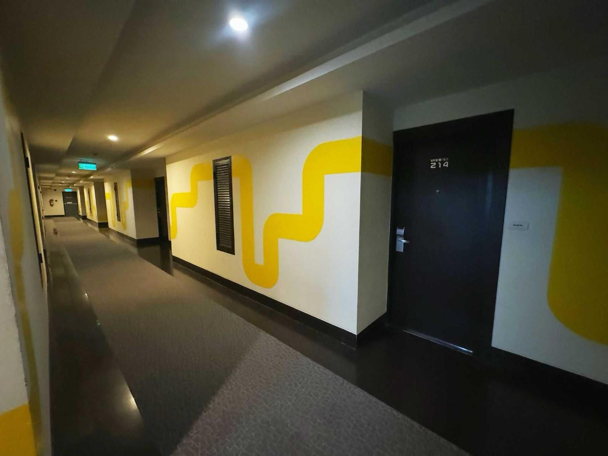 Capital O 75514 Vasidtee City Hotel Szuphanburi Kültér fotó