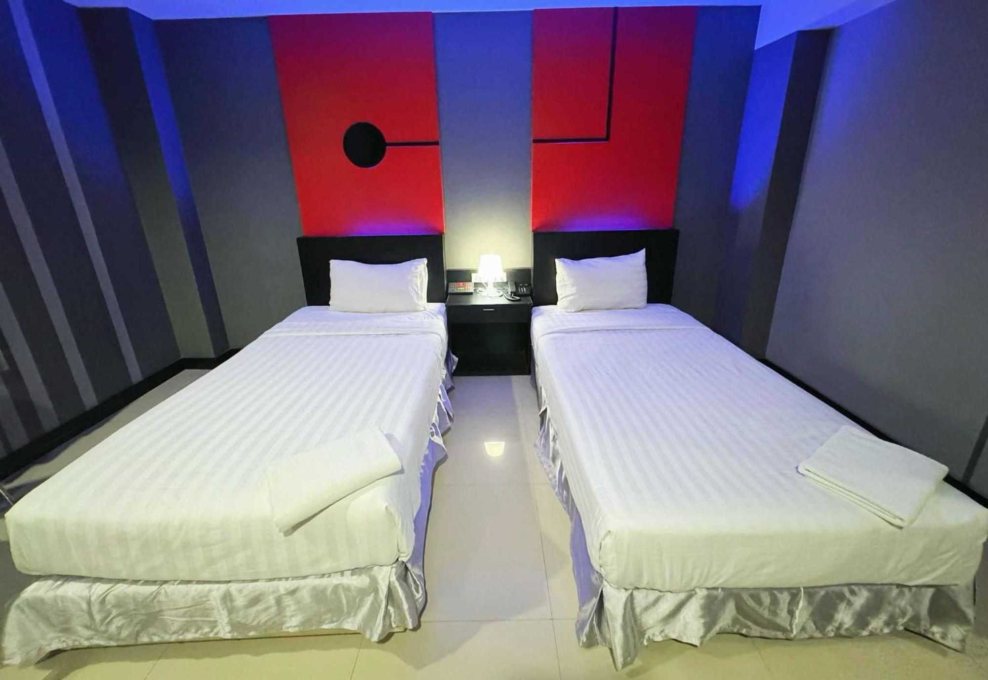 Capital O 75514 Vasidtee City Hotel Szuphanburi Kültér fotó