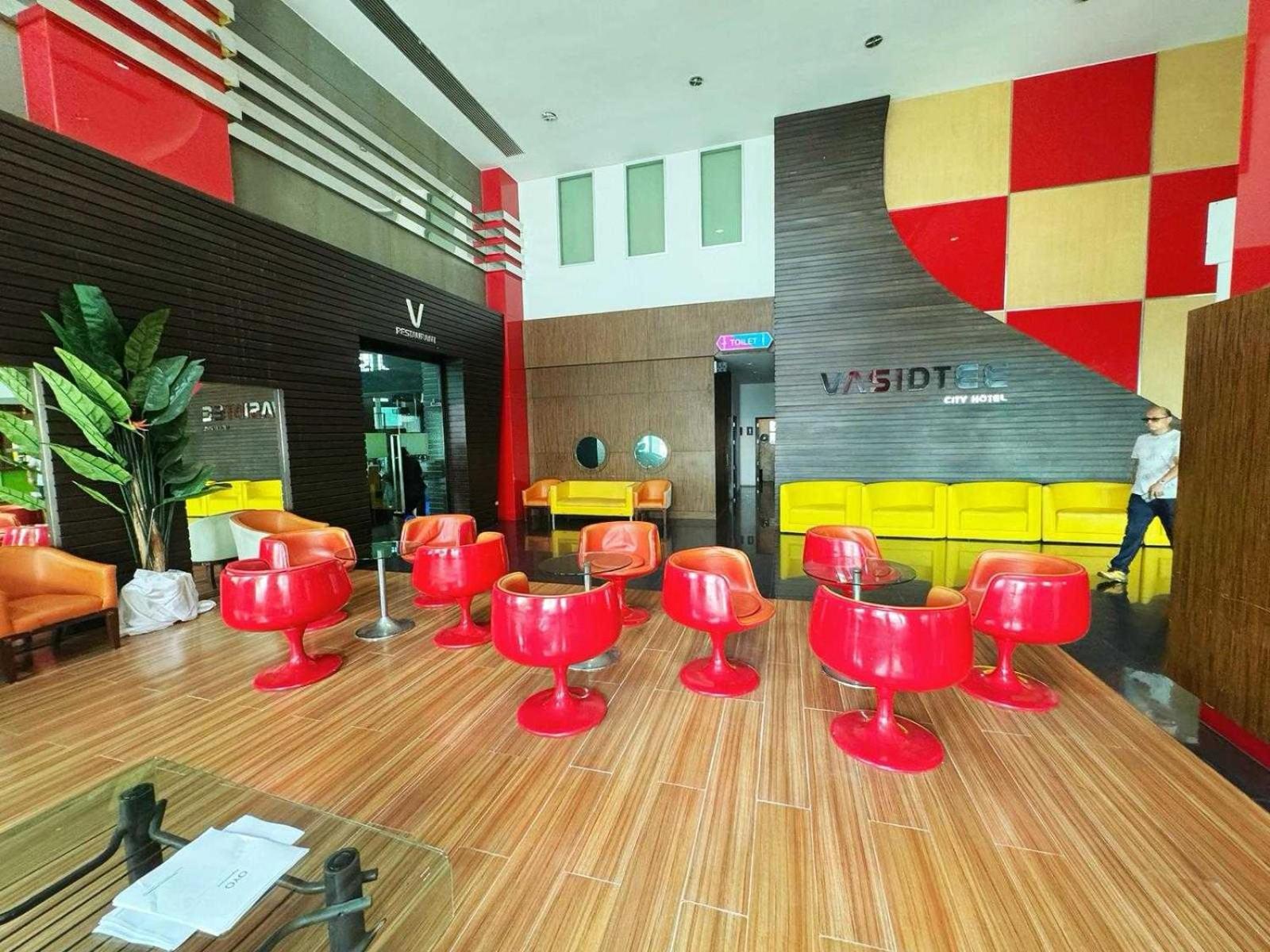 Capital O 75514 Vasidtee City Hotel Szuphanburi Kültér fotó