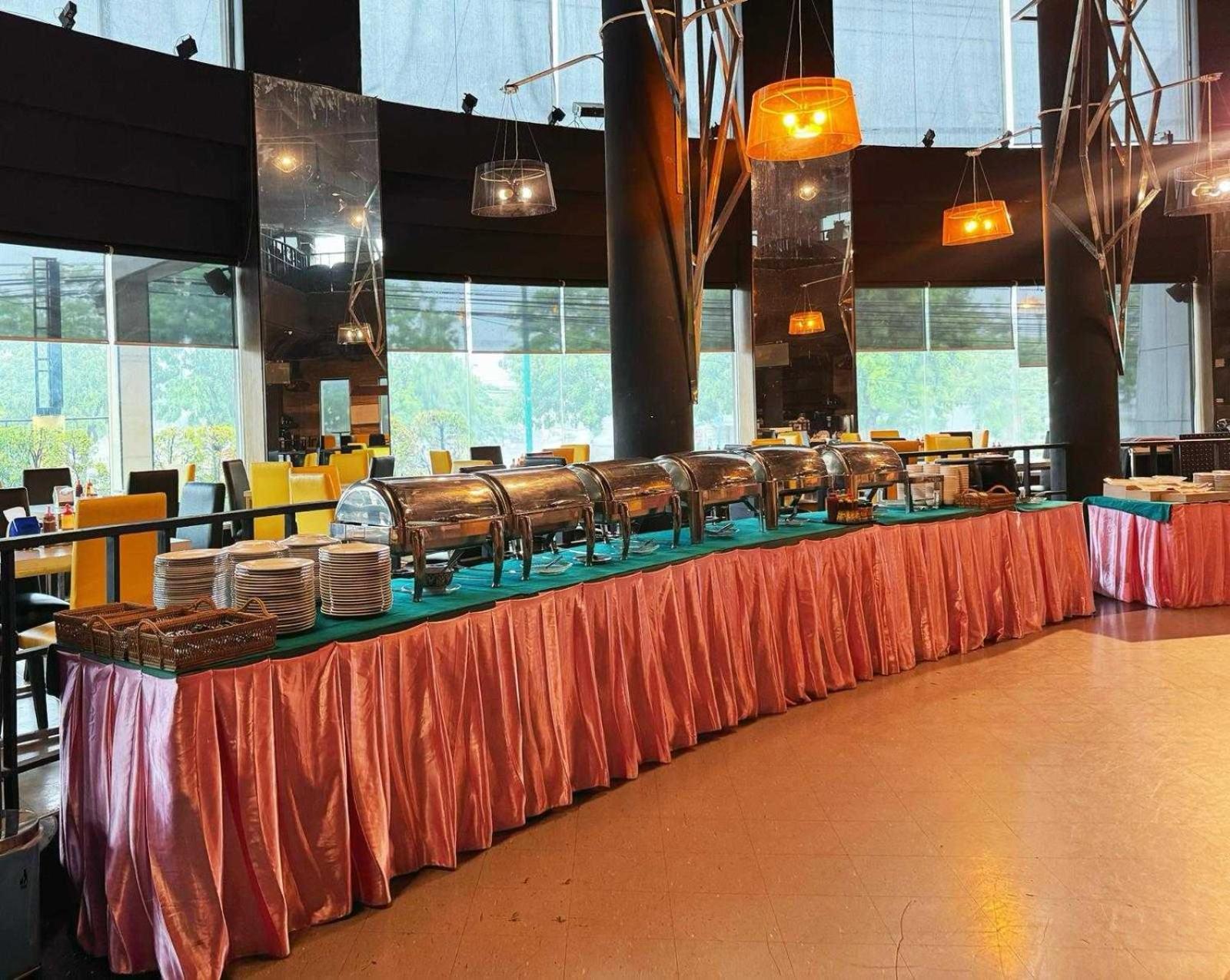 Capital O 75514 Vasidtee City Hotel Szuphanburi Kültér fotó