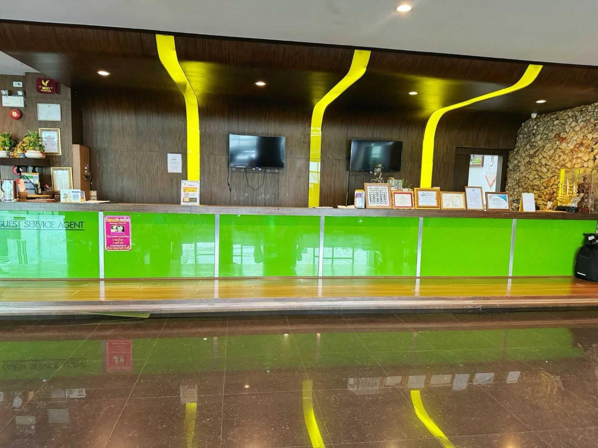 Capital O 75514 Vasidtee City Hotel Szuphanburi Kültér fotó