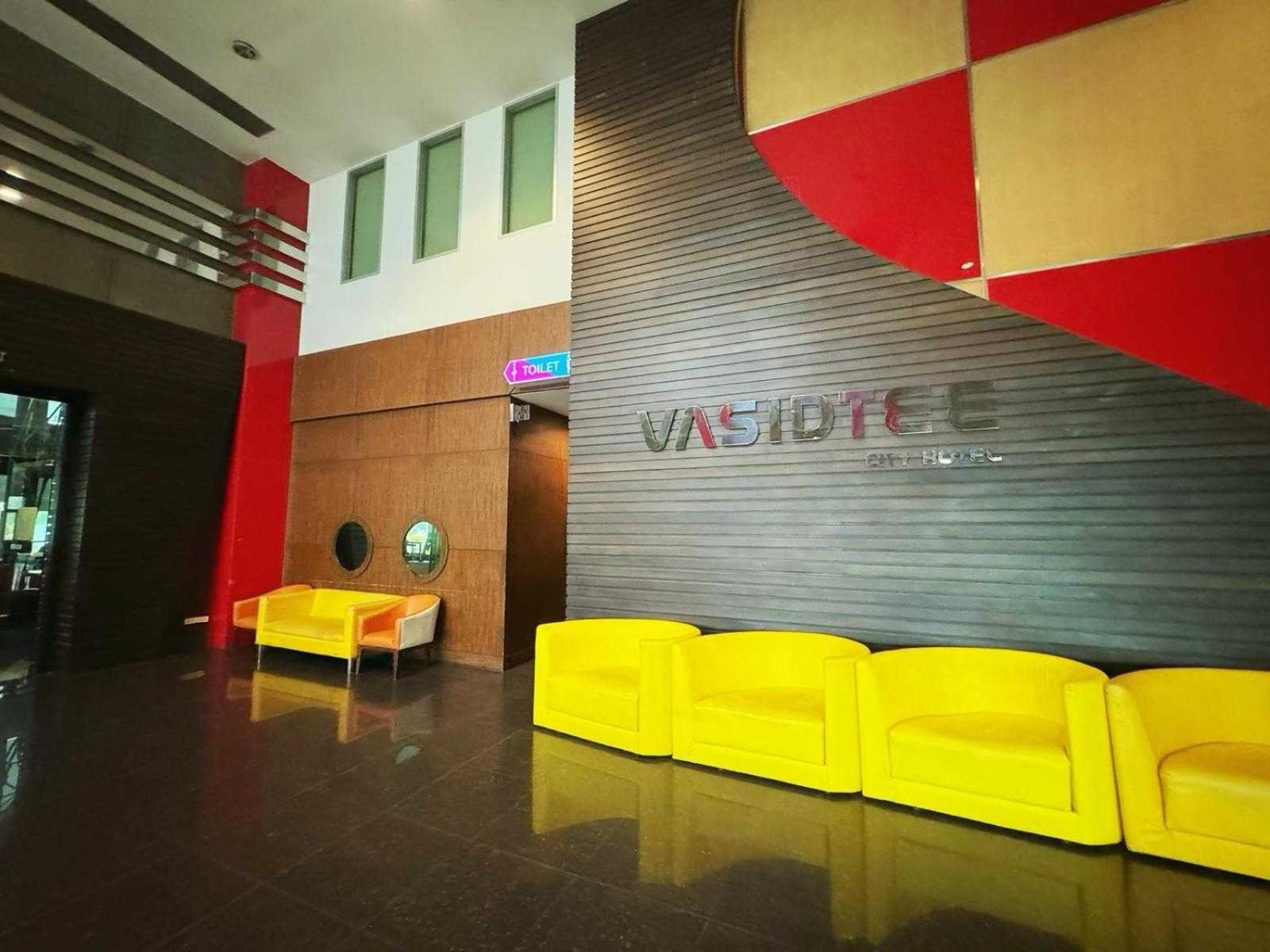 Capital O 75514 Vasidtee City Hotel Szuphanburi Kültér fotó