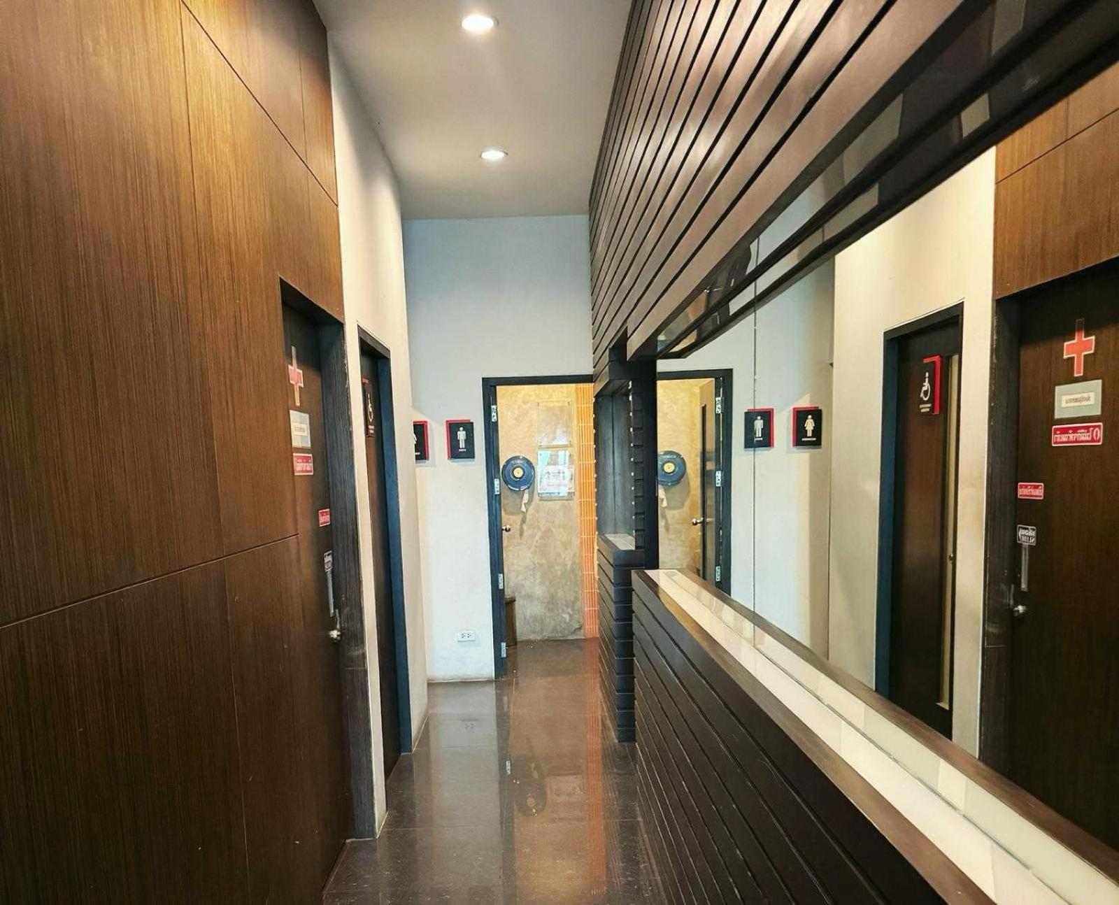 Capital O 75514 Vasidtee City Hotel Szuphanburi Kültér fotó