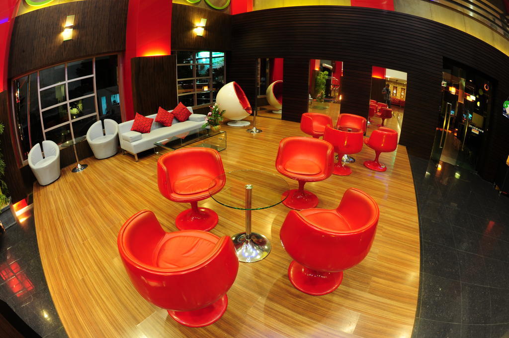 Capital O 75514 Vasidtee City Hotel Szuphanburi Kültér fotó