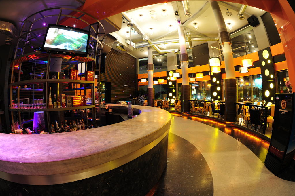 Capital O 75514 Vasidtee City Hotel Szuphanburi Kültér fotó