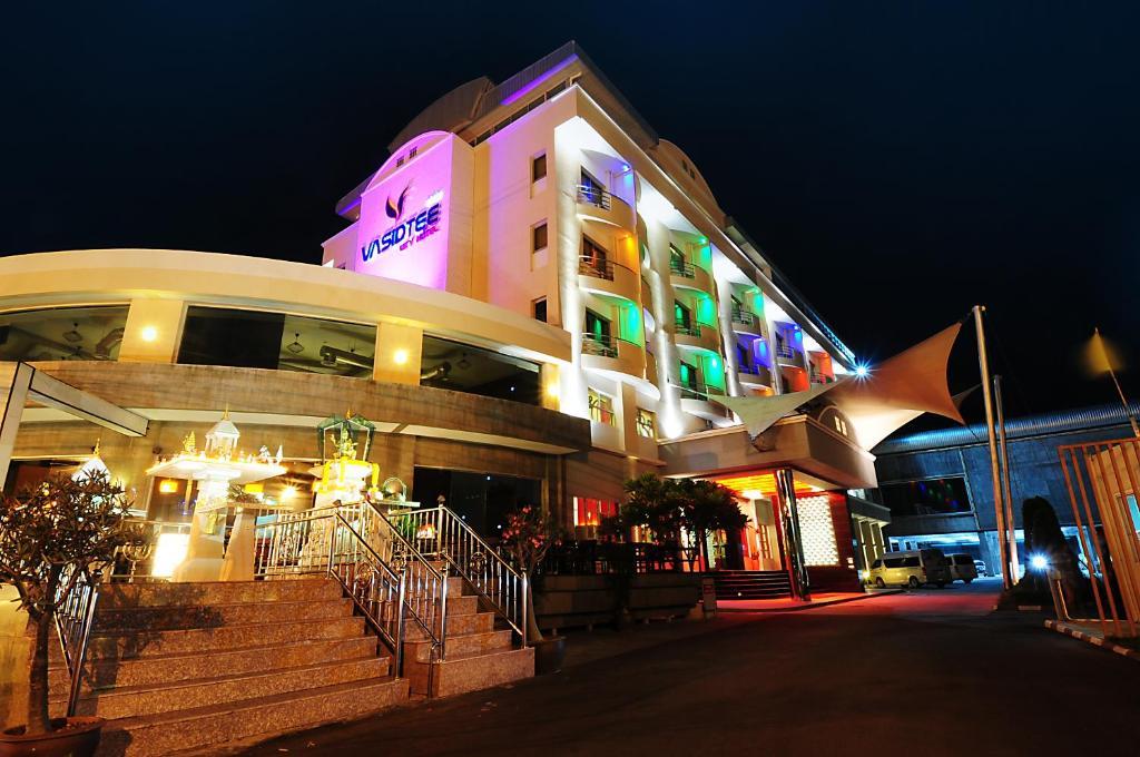 Capital O 75514 Vasidtee City Hotel Szuphanburi Kültér fotó